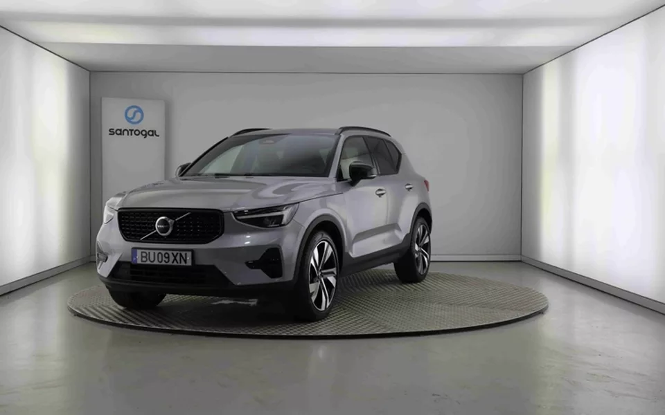 VOLVO - XC40 - XC40 2.0 B3 Plus Dark