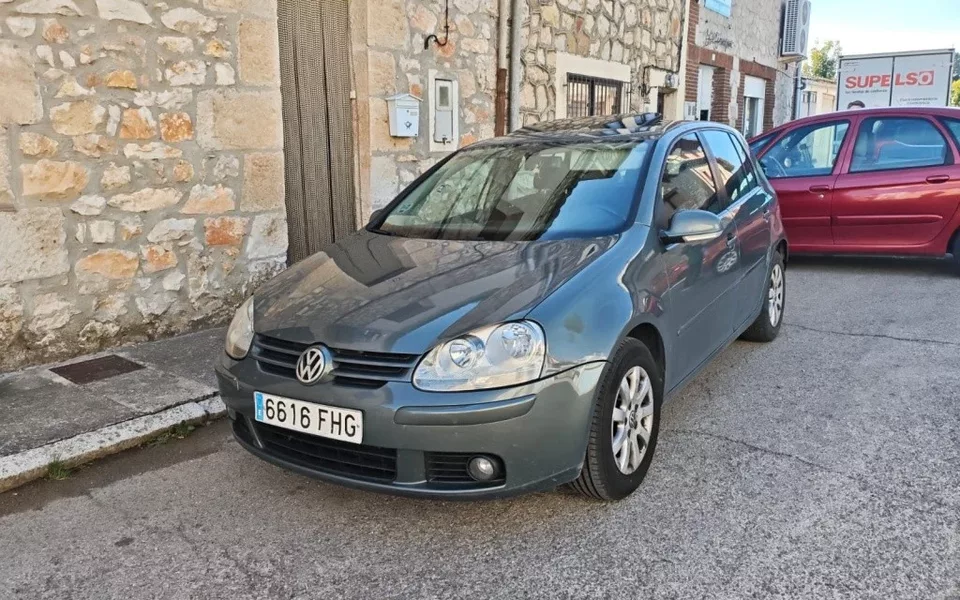 VOLKSWAGEN Golf Golf 2.0TDI Highline 4Motion - 3700€ en Arauzo de miel burgos