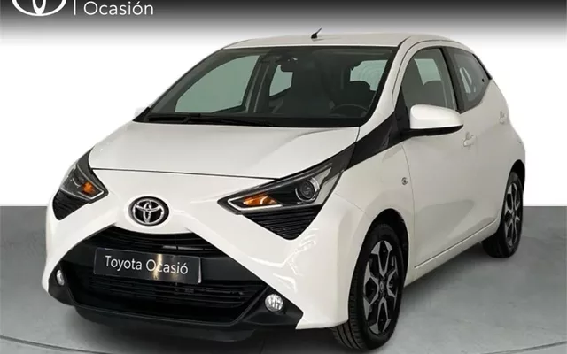 TOYOTA Aygo Aygo 70 x-play