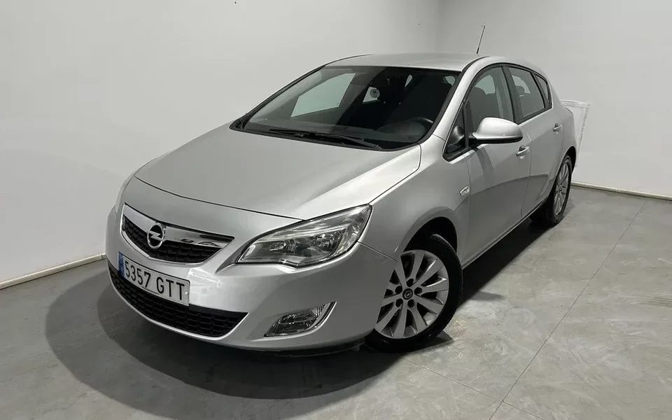 OPEL Astra Astra 1.7CDTI Sport - 8199€ en Almendralejo