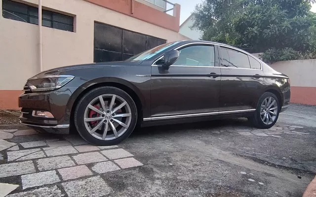 VW Passat 2.0 TDI R-Line DSG 4Motion
