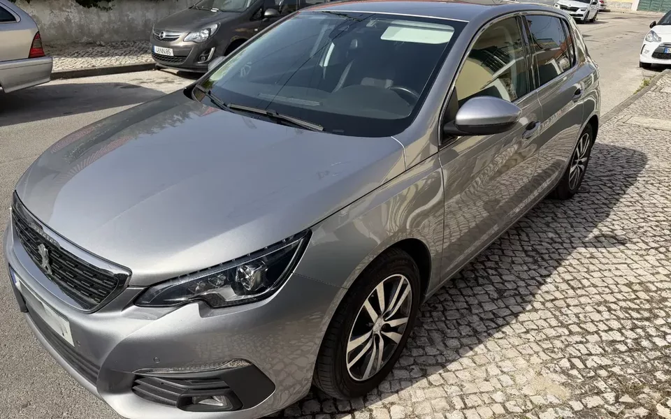 Peugeot 308 PureTech 130 EAT8 Active Pack