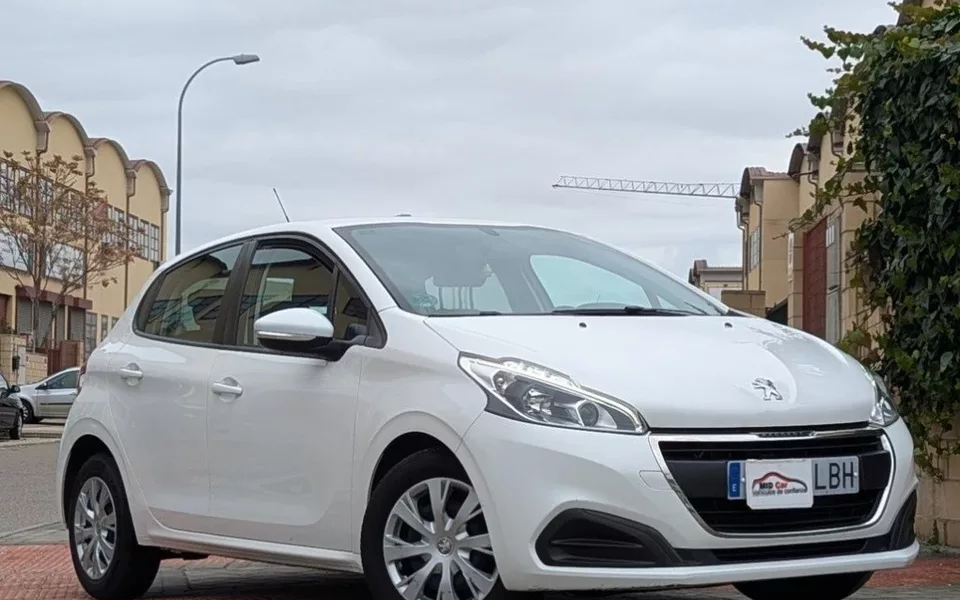 PEUGEOT 208 208 1.6 BlueHDi S&S Allure 100
