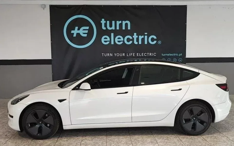 Tesla Model 3 Tração Traseira