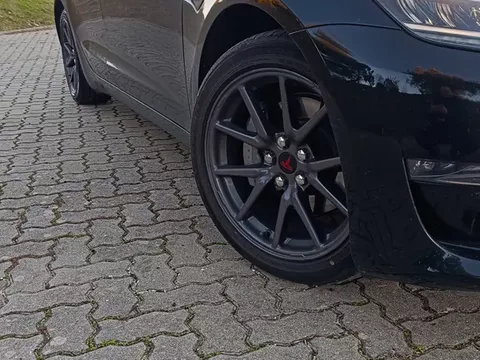 Tesla Model 3 2019 Long-Range Dual Motor AWD