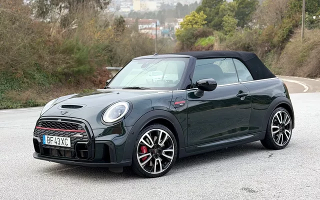 MINI Cabrio John Cooper Works Auto Desportiva