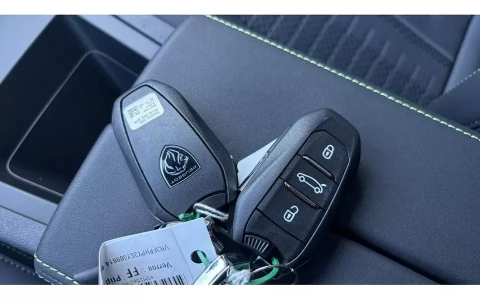 Peugeot 308 Hybrid 145 e-DCS6 GT Zéro km immatriculé