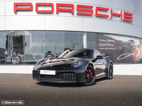 Porsche 911 (992) Carrera 4 GTS