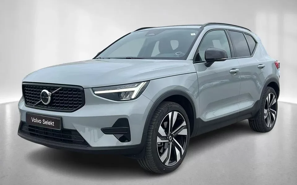 Volvo XC 40 2.0 B3 Plus Dark