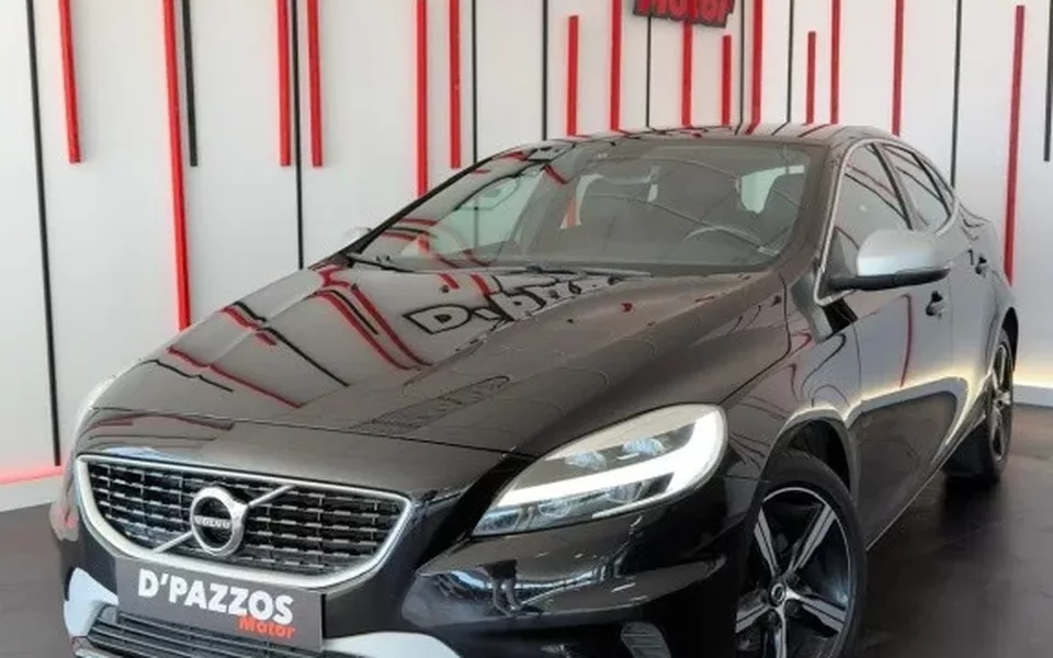 VOLVO V40 V40 D2 R-Design Momentum 120