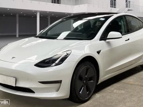 Tesla Model 3 Long Range RWD