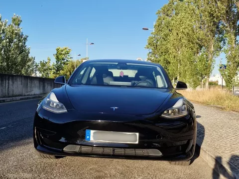 Tesla Model 3 Standard Range Plus RWD