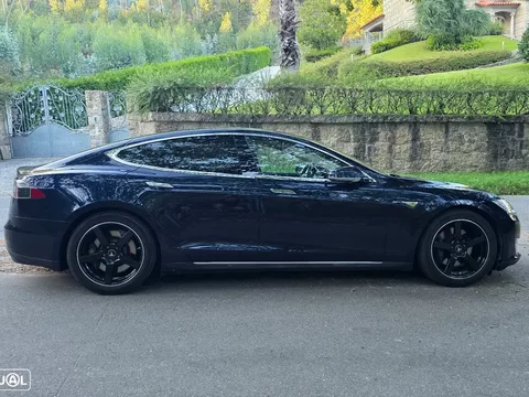 Tesla Model S 85 Perfomance