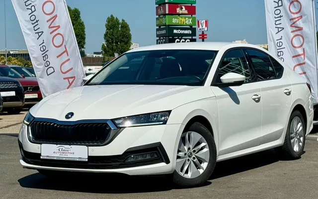 Skoda Octavia 2023 1.0 TSI DSG Mild Hybrid Ambition