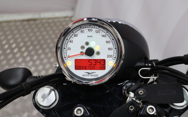 Moto Guzzi V9 ROAMER