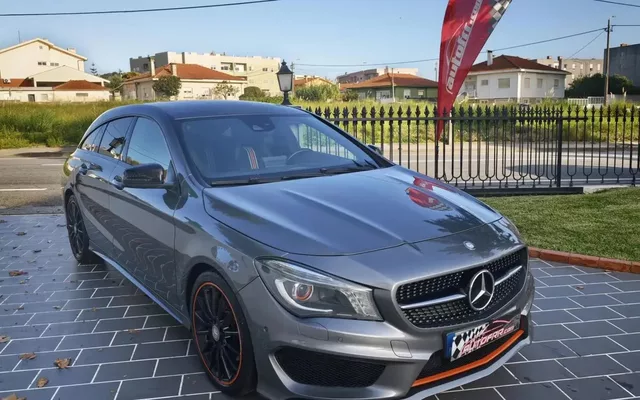 Mercedes-Benz CLA 220 (CDI) d 4Matic 7G-DCT Orange Art Edition