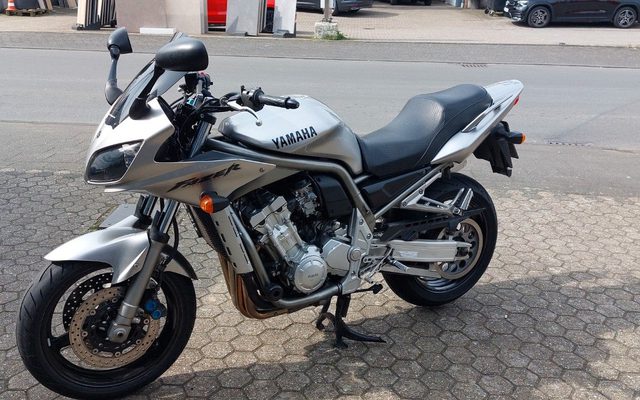 Yamaha FZS 1000 1. Hand inkl Zahnriemen/ Bos u.v.m