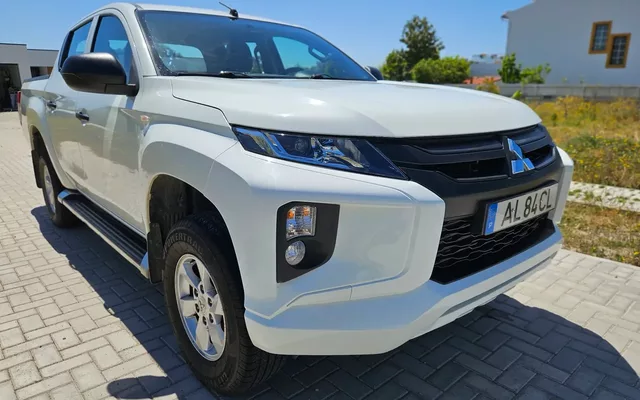 Mitsubishi L200 2.3 DI-D CD Invite 4WD