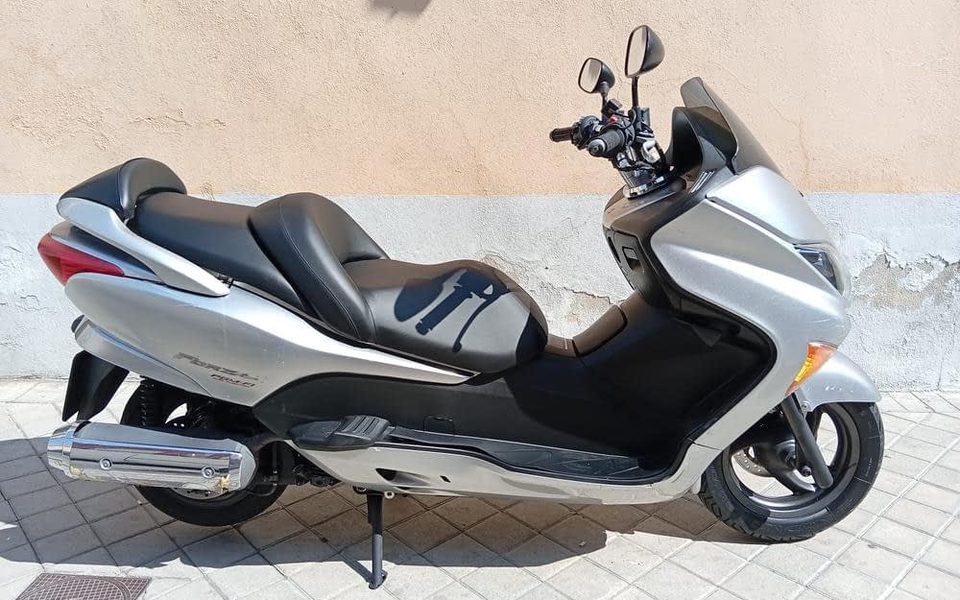 HONDA FORZA 250