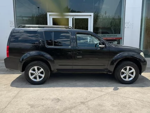 NISSAN Pathfinder Pathfinder 2.5dCi SE