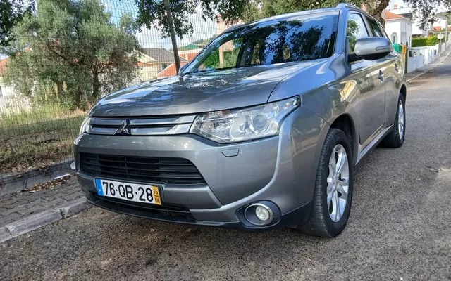 Mitsubishi Outlander 2.2 DI-D Instyle Navi