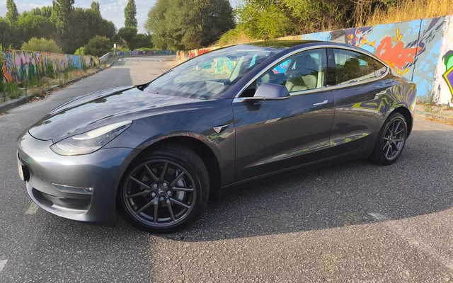 Tesla Model 3 Premium Long Range AWD Dual Motor