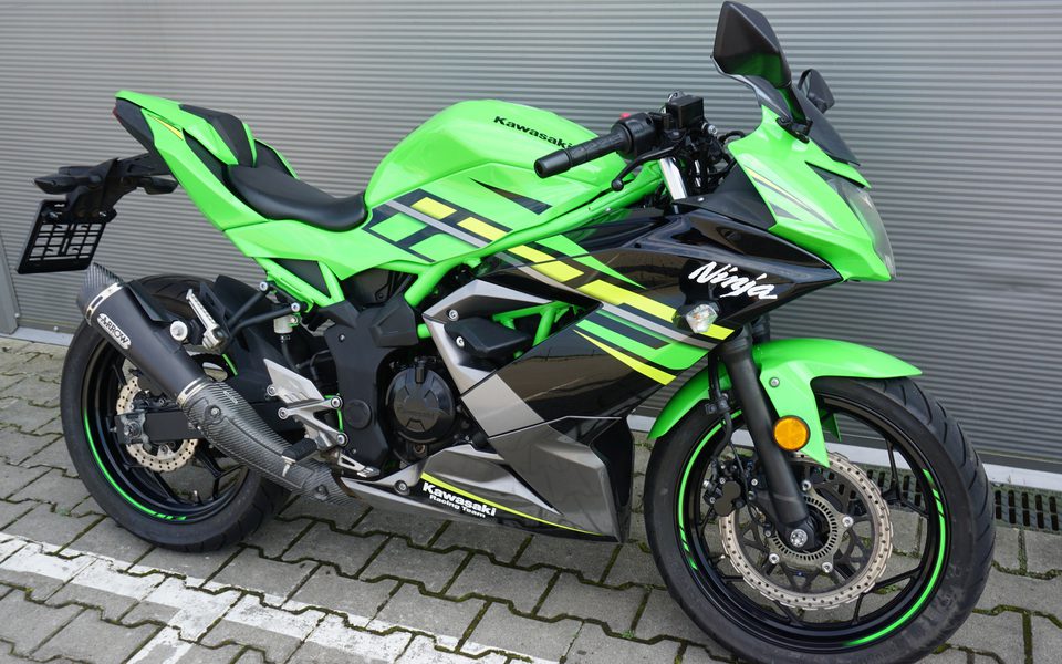 Kawasaki Ninja 125 ABS ARROW