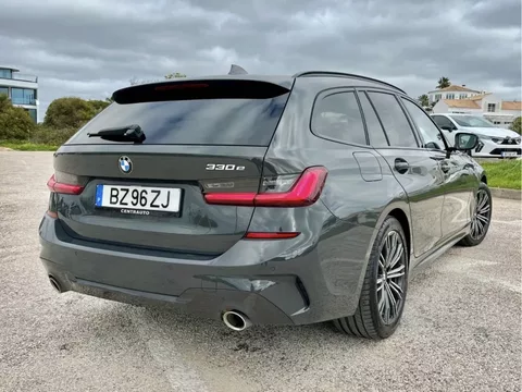 BMW 330