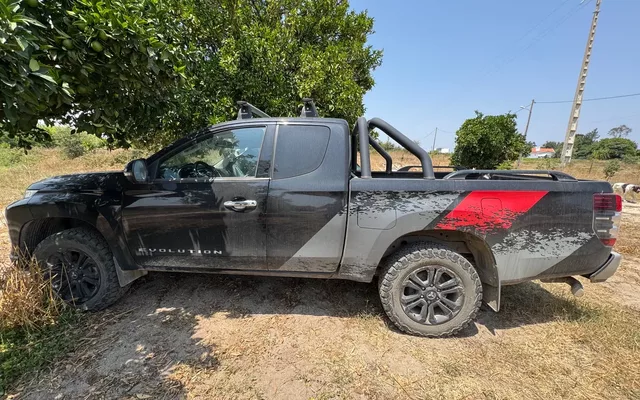 Mitsubishi L200 2.3 DI-D Strakar CD 1st Edition 4WD