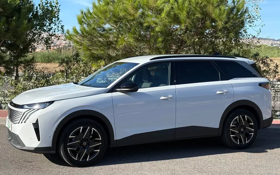 Peugeot 5008 1.2 Hybrid Allure e-DCS6