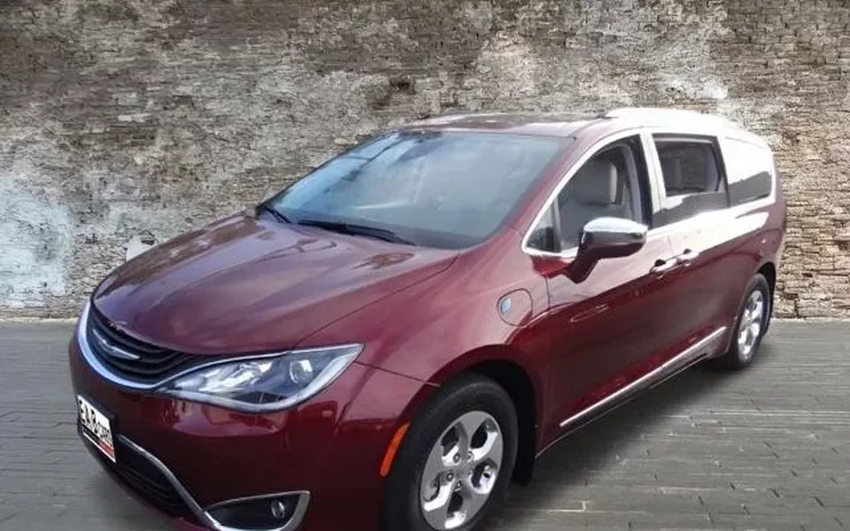 CHRYSLER Pacifica Hybrido 3.6L V6 Touring - 61000€ en Banastas