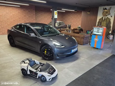Tesla Model 3 Standard Range Plus RWD