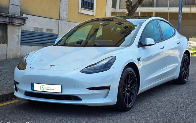 Tesla Model 3 Tração Traseira
