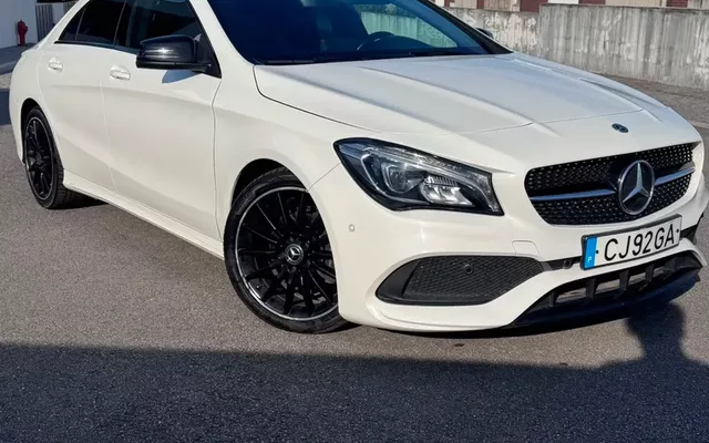 Mercedes-Benz CLA 180 AMG Line