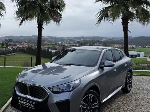 BMW iX2 eDrive20 Pack Desportivo M