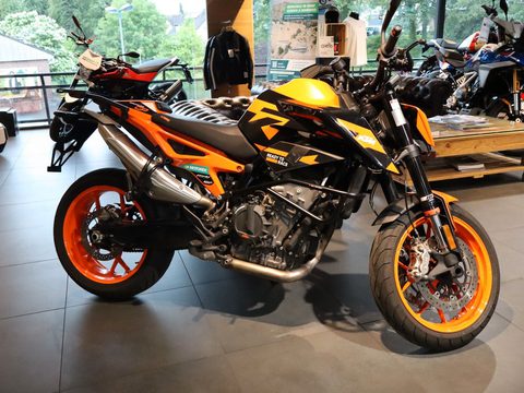 KTM 890 Duke GP