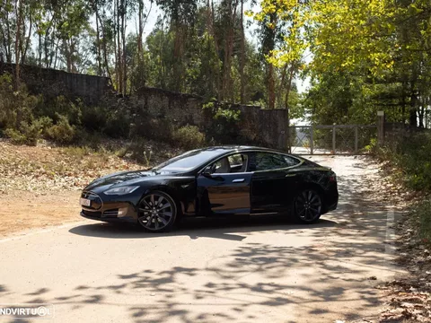 Tesla Model S Performance
