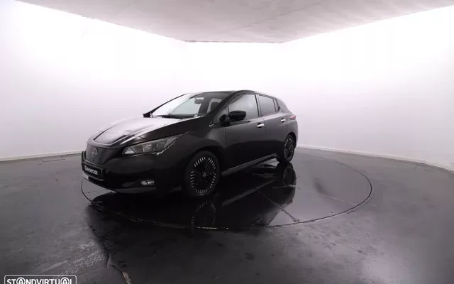 Nissan Leaf N-Connecta Two Tone