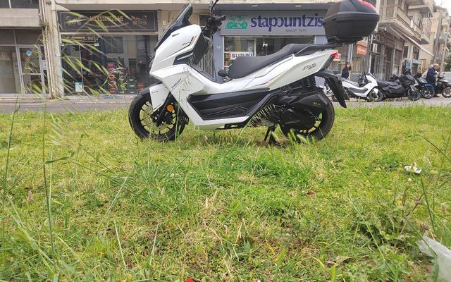 Thrust DSR 200 Άθικτο, 2447χλμ,Εδεσμεύθη!!! 2025