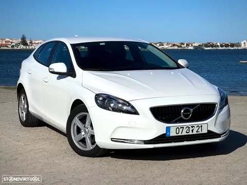 Volvo V40 2.0 D2 R-Design Momentum