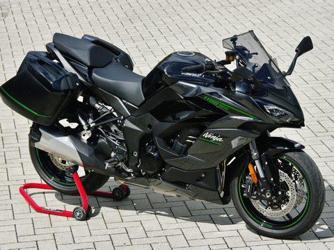 Kawasaki Ninja 1100 SX Tourer
