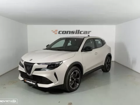 Alfa Romeo Junior 54 kWh Intensa