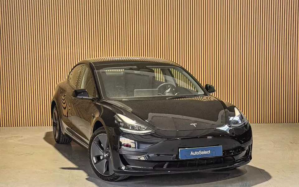 Tesla Model 3 Standard Range Plus RWD