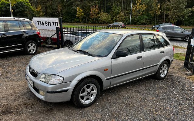 Mazda 323F