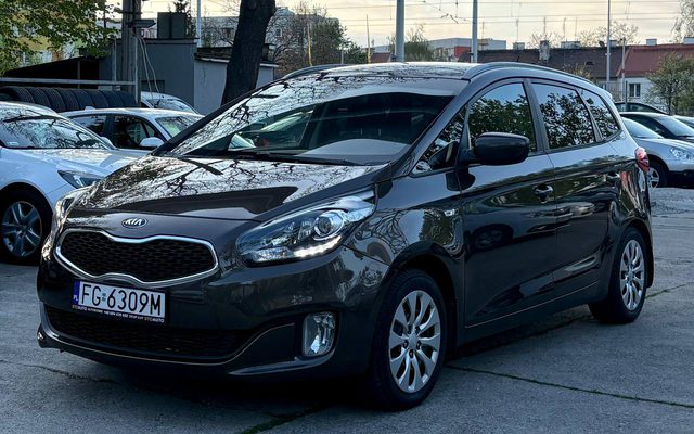 KIA Carens