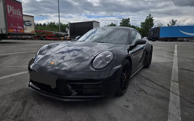Porsche 911 (992) Carrera 4 GTS PDK