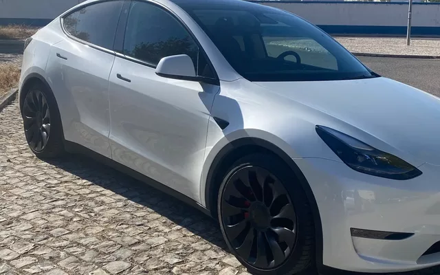 Tesla Model Y Performance Tração Integral