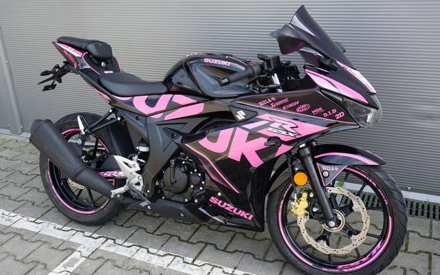 Suzuki GSX-R 125 GSXR PINK