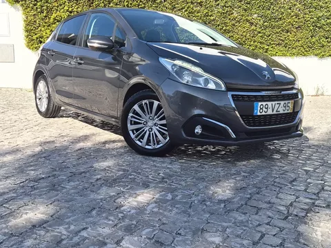 Peugeot 208 1.2 PureTech Signature