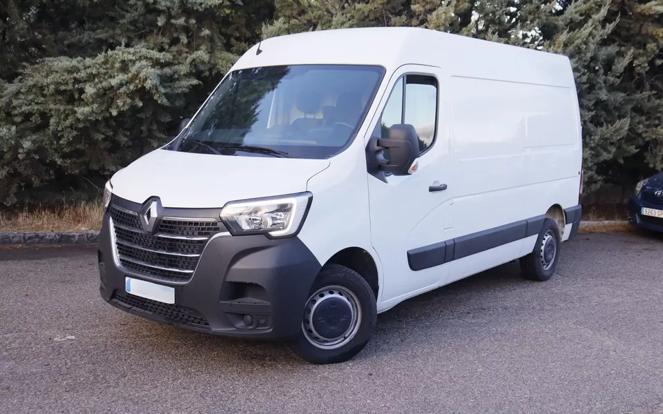 Renault Master F3300 L2H2 2.2 BLUE DCI CONFORT 135CV 4P VENTA SOLO PROFESIONAL # IVA DEDUCIBLE,PARKTRONIC
